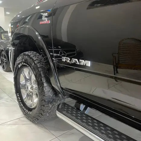 RAM 2500 6.7 I6 24V SLT CABINE DUPLA TURBO DIESEL LARAMIE 4X4 AUTOMTICO, Foto 19