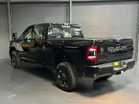 RAM 2500 6.7 I6 24V SLT CABINE DUPLA TURBO DIESEL NIGHT EDITION 4X4 AUTOMTICO, Foto 4