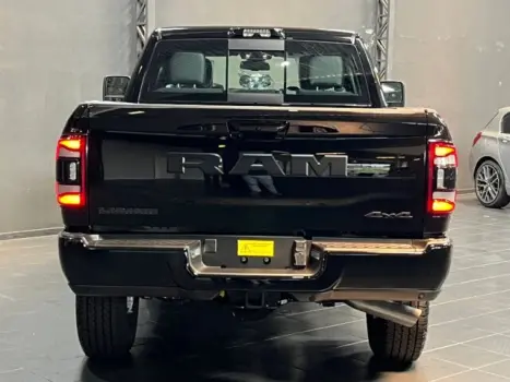 RAM 2500 6.7 I6 24V SLT CABINE DUPLA TURBO DIESEL NIGHT EDITION 4X4 AUTOMTICO, Foto 6