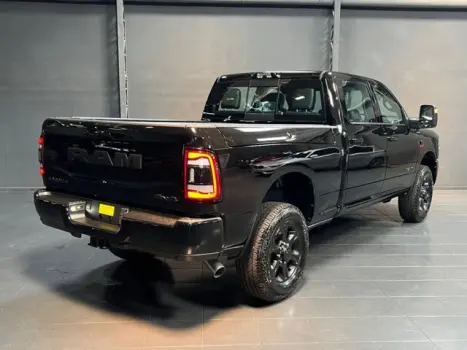 RAM 2500 6.7 I6 24V SLT CABINE DUPLA TURBO DIESEL NIGHT EDITION 4X4 AUTOMTICO, Foto 7