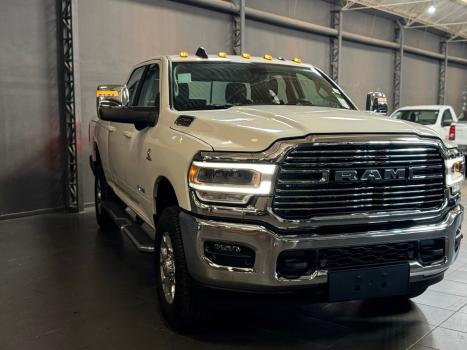 RAM 2500 6.7 I6 24V SLT CABINE DUPLA TURBO DIESEL LARAMIE 4X4 AUTOMTICO, Foto 3