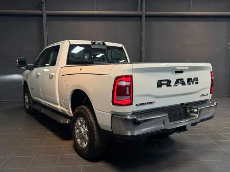 RAM 2500 6.7 I6 24V SLT CABINE DUPLA TURBO DIESEL LARAMIE 4X4 AUTOMTICO, Foto 5