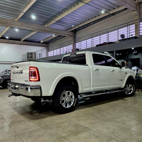 RAM 3500 6.7 I6 LARAMIE CABINE DUPLA TURBO DIESEL AUTOMTICO, Foto 4
