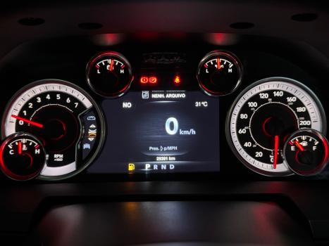 RAM Classic 5.7 V8 32V 4P HEMI LARAMIE AUTOMTICO, Foto 2