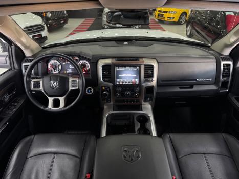 RAM Classic 5.7 V8 32V 4P HEMI LARAMIE AUTOMTICO, Foto 3