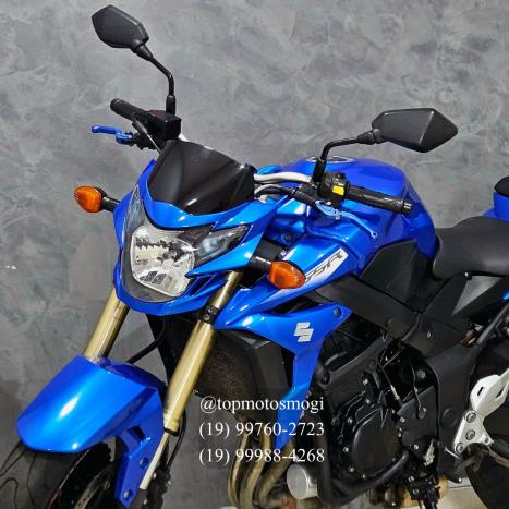 SUZUKI GSR 750 , Foto 7