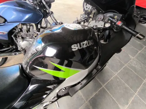 SUZUKI RF 900 R, Foto 4