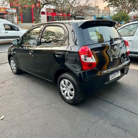 TOYOTA Etios Hatch 1.3 16V 4P FLEX X, Foto 4