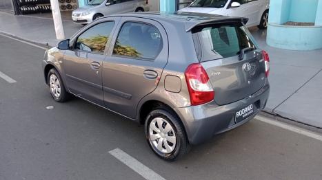 TOYOTA Etios Hatch 1.3 16V 4P FLEX X, Foto 4