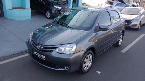 TOYOTA Etios Hatch 1.3 16V 4P FLEX X, Foto 1