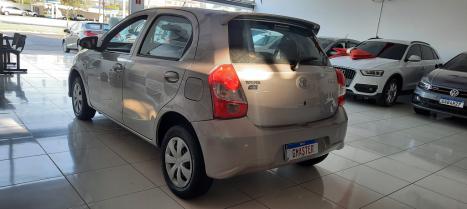 TOYOTA Etios Hatch 1.3 16V 4P FLEX X, Foto 6