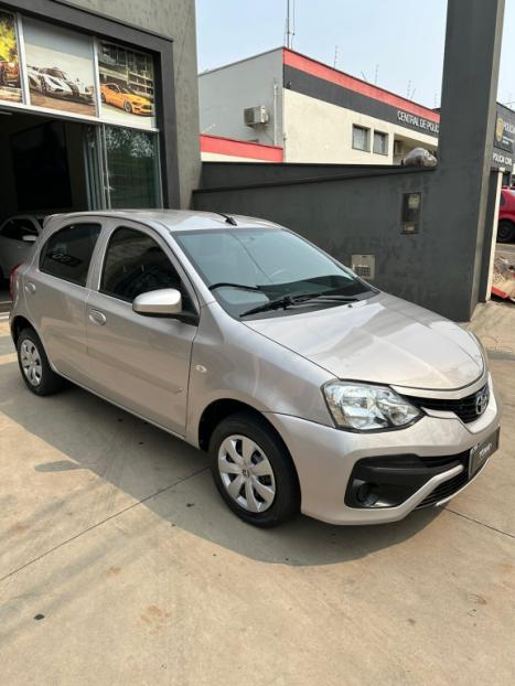 TOYOTA Etios Hatch 1.3 16V 4P FLEX X, Foto 2