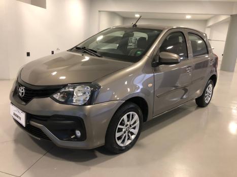 TOYOTA Etios Hatch 1.3 16V 4P FLEX X AUTOMTICO, Foto 2