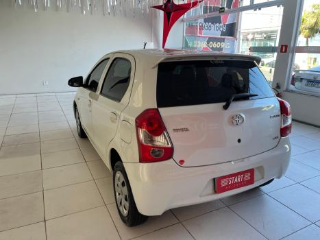 TOYOTA Etios Hatch 1.3 16V 4P FLEX X, Foto 8