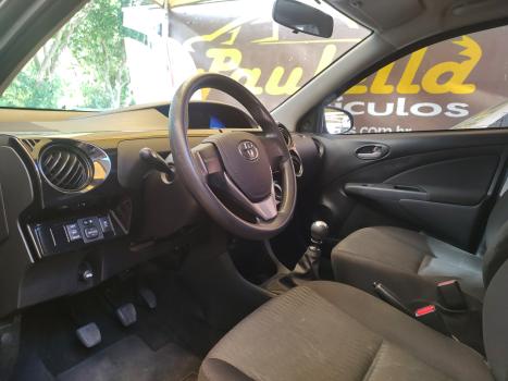 TOYOTA Etios Hatch 1.3 16V 4P FLEX X, Foto 8
