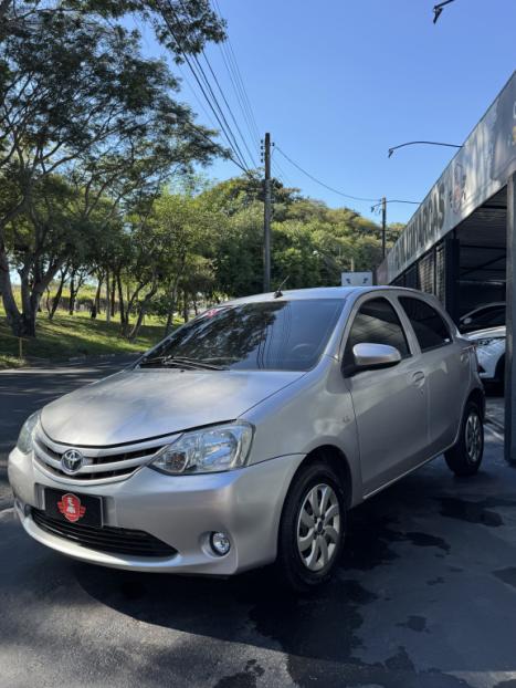 TOYOTA Etios Hatch 1.3 16V 4P FLEX X, Foto 6