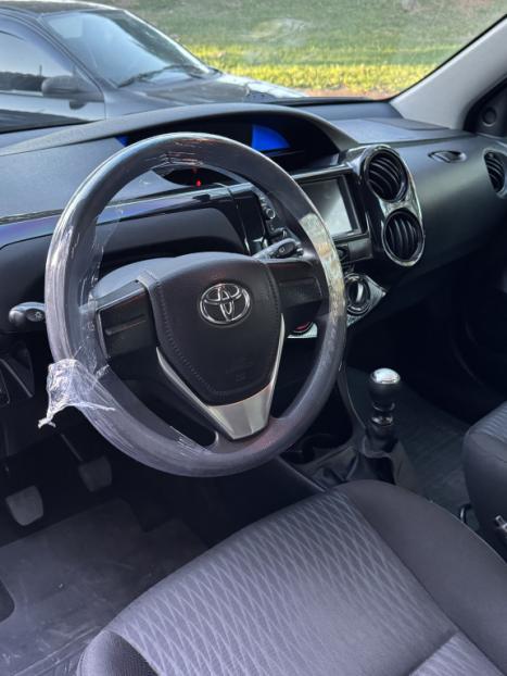 TOYOTA Etios Hatch 1.3 16V 4P FLEX X, Foto 4