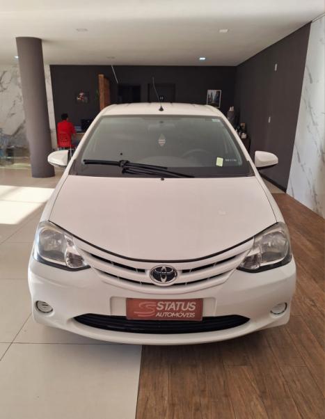 TOYOTA Etios Hatch 1.3 16V 4P FLEX X, Foto 3