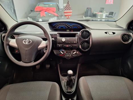 TOYOTA Etios Hatch 1.3 16V 4P FLEX X, Foto 8