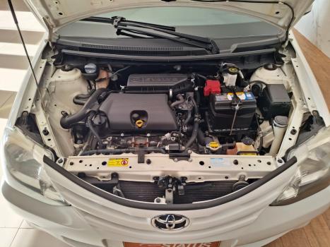 TOYOTA Etios Hatch 1.3 16V 4P FLEX X, Foto 9
