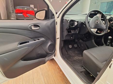 TOYOTA Etios Hatch 1.3 16V 4P FLEX X, Foto 14