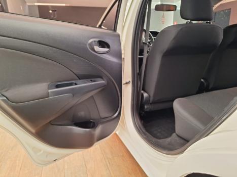 TOYOTA Etios Hatch 1.3 16V 4P FLEX X, Foto 16