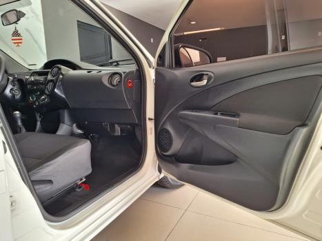 TOYOTA Etios Hatch 1.3 16V 4P FLEX X, Foto 17