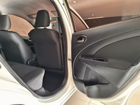 TOYOTA Etios Hatch 1.3 16V 4P FLEX X, Foto 18