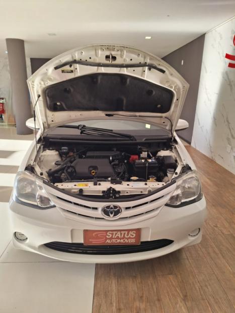 TOYOTA Etios Hatch 1.3 16V 4P FLEX X, Foto 19