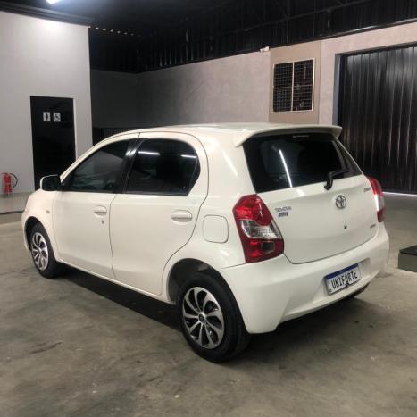 TOYOTA Etios Hatch 1.3 16V 4P FLEX XS, Foto 4