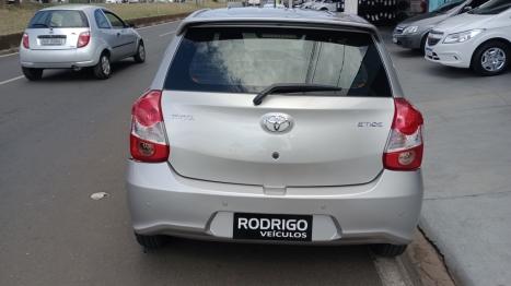 TOYOTA Etios Hatch 1.5 16V 4P FLEX READY AUTOMTICO, Foto 6