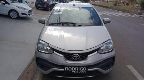 TOYOTA Etios Hatch 1.5 16V 4P FLEX READY AUTOMTICO, Foto 2