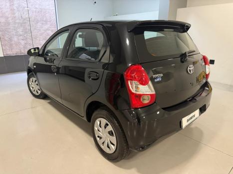 TOYOTA Etios Hatch 1.3 16V 4P FLEX X, Foto 4
