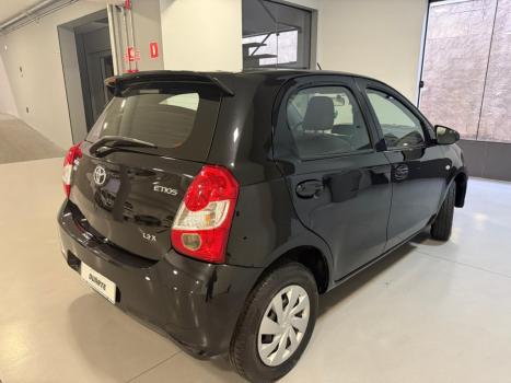 TOYOTA Etios Hatch 1.3 16V 4P FLEX X, Foto 6