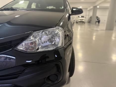 TOYOTA Etios Hatch 1.3 16V 4P FLEX X, Foto 8