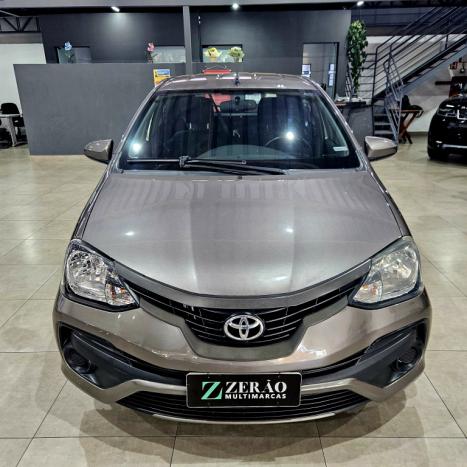 TOYOTA Etios Hatch 1.3 16V 4P FLEX X, Foto 2