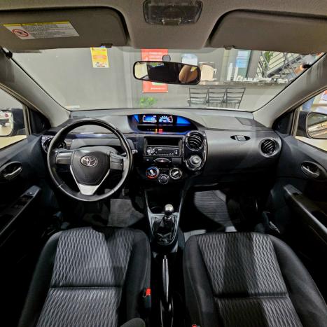 TOYOTA Etios Hatch 1.3 16V 4P FLEX X, Foto 6