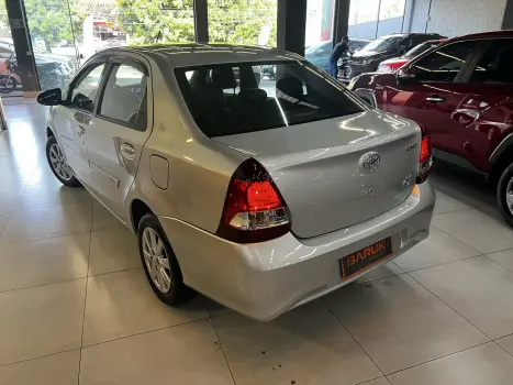 TOYOTA Etios Sedan 1.5 16V 4P FLEX X PLUS AUTOMTICO, Foto 2