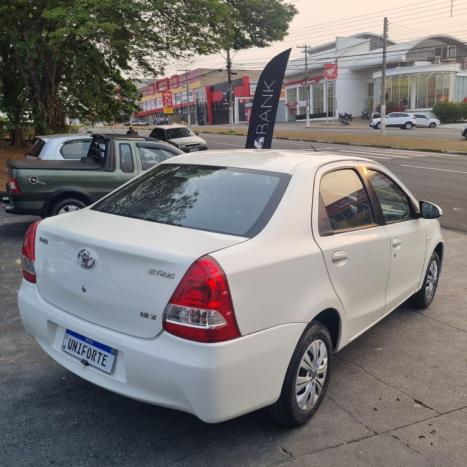 TOYOTA Etios Sedan 1.5 16V 4P FLEX X, Foto 4