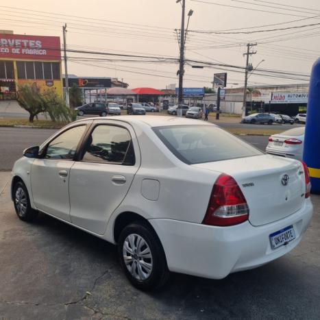 TOYOTA Etios Sedan 1.5 16V 4P FLEX X, Foto 6