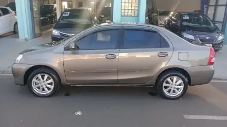 TOYOTA Etios Sedan 1.5 16V 4P FLEX XLS AUTOMTICO, Foto 4