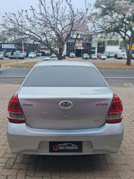 TOYOTA Etios Sedan 1.5 16V 4P FLEX X, Foto 6