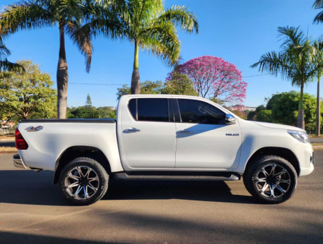 TOYOTA Hilux Caminhonete 2.8 16V SRV 4X4 DIESEL CABINE DUPLA AUTOMTICO, Foto 3