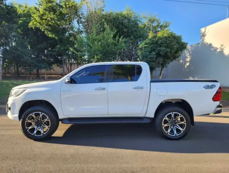 TOYOTA Hilux Caminhonete 2.8 16V SRV 4X4 DIESEL CABINE DUPLA AUTOMTICO, Foto 6