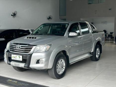 TOYOTA Hilux Caminhonete 3.0 16V 4P 4X4 SRV TURBO DIESEL CABINE DUPLA AUTOMTICO, Foto 1