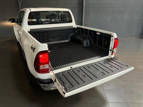 TOYOTA Hilux Caminhonete 2.4 4P DIESEL CABINE DUPLA, Foto 6