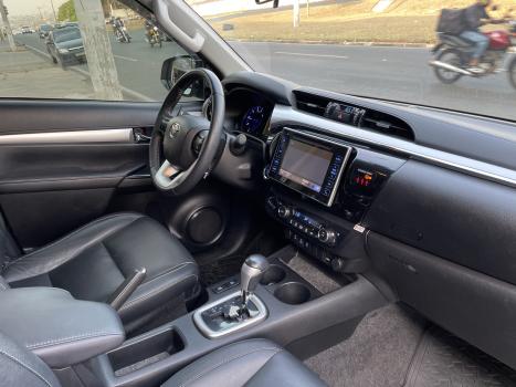 TOYOTA Hilux Caminhonete 2.8 16V SRX 4X4 DIESEL CABINE DUPLA AUTOMTICO, Foto 14