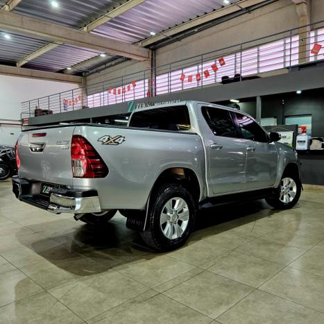 TOYOTA Hilux Caminhonete 2.8 16V SRV 4X4 DIESEL CABINE DUPLA AUTOMTICO, Foto 4