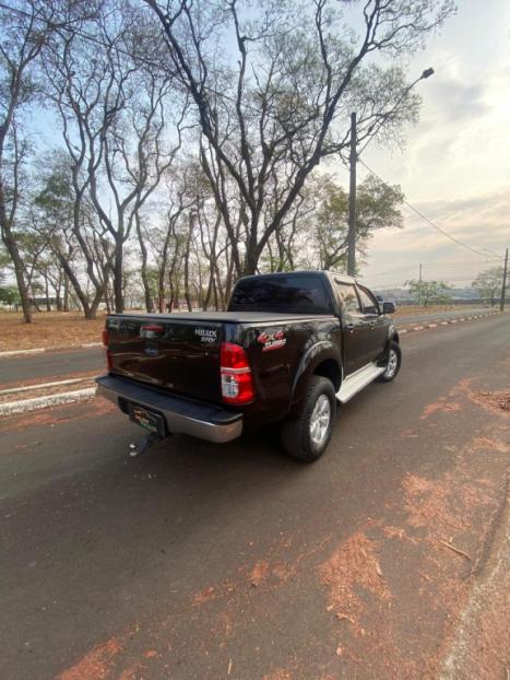 TOYOTA Hilux Caminhonete 3.0 4P 4X4 SRV TURBO DIESEL CABINE DUPLA LIMITED EDITION AUTOMTICO, Foto 6