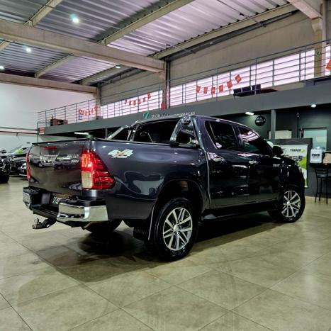 TOYOTA Hilux Caminhonete 2.8 16V SRV 4X4 DIESEL CABINE DUPLA AUTOMTICO, Foto 4